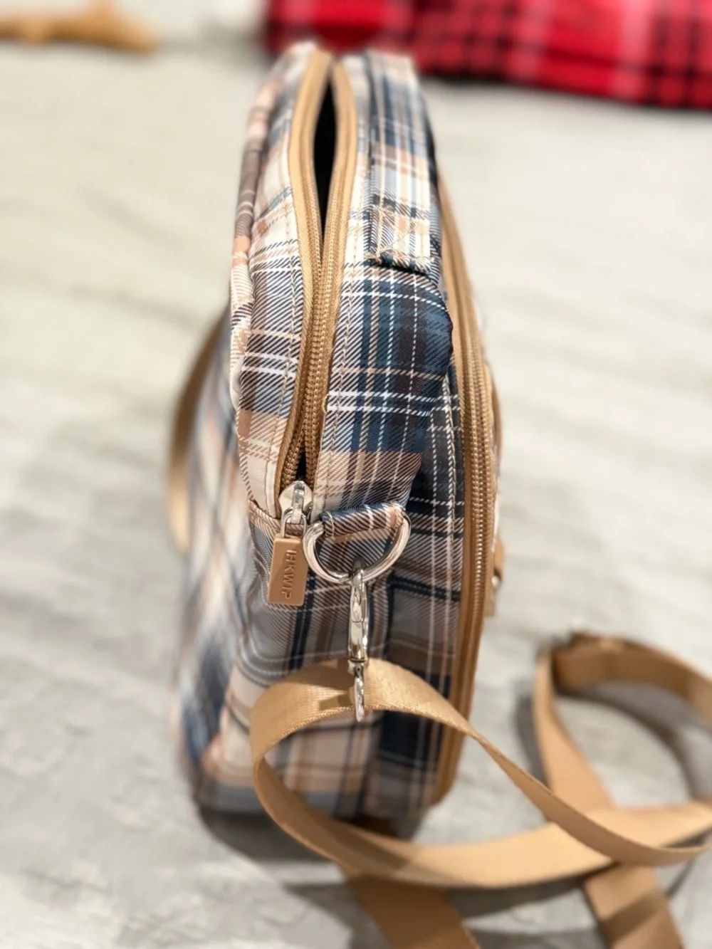 New IHKWIP The Everyday Explorer Crossbody Bag - Picture 3 of 9
